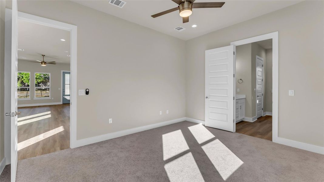 Spacious, unfurnished interior of a new home in , Cottonwood Shores (Image 13).