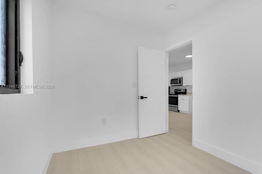 Spacious, unfurnished interior of a new home in , Miami (Image 33).