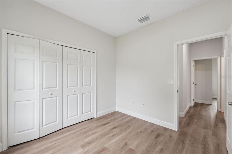 Spacious, unfurnished interior of a new home in , Citrus Springs (Image 24).