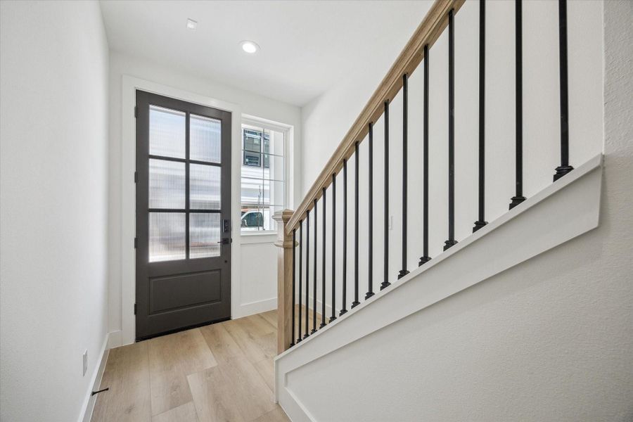 Spacious, unfurnished interior of a new home in Thornton Oaks, Houston (Image 17). Spacious, unfurnished interior of a new home in Thornton Oaks, Houston (Image 17).