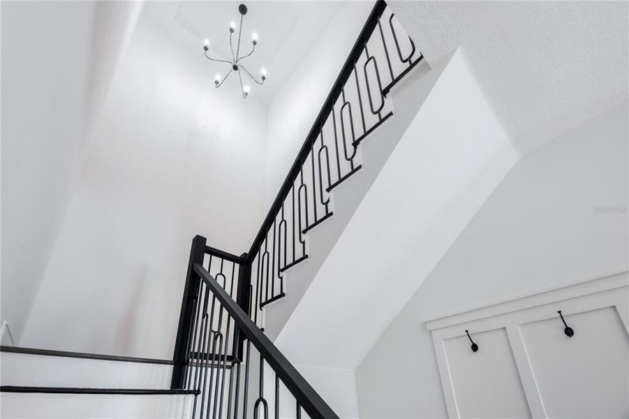 Spacious, unfurnished interior of a new home in , Tarpon Springs (Image 24).