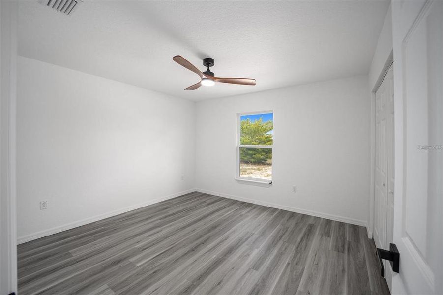 Spacious, unfurnished interior of a new home in , Ocala (Image 11).