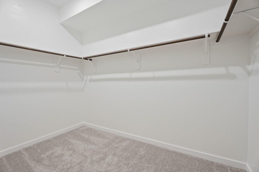 Spacious, unfurnished interior of a new home in Lago Mar, Texas City (Image 19).