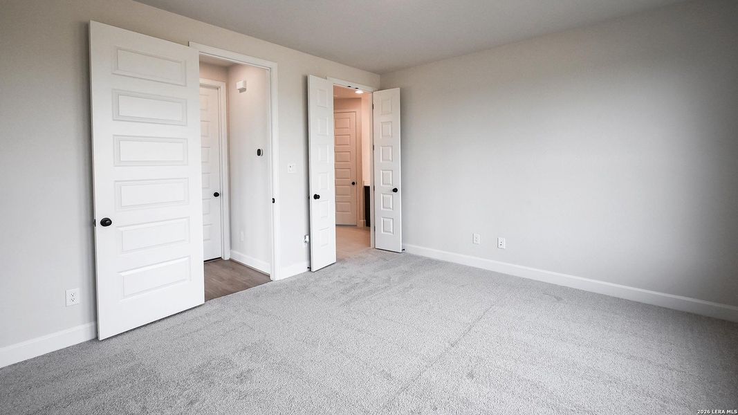Spacious, unfurnished interior of a new home in The Parklands, Schertz (Image 26).