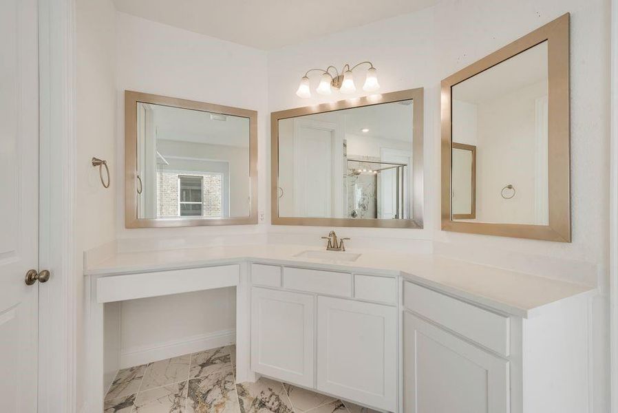 Furnished interior view inside a new home in Prairie Ridge, Midlothian (Image 8). Furnished interior view inside a new home in Prairie Ridge, Midlothian (Image 8).