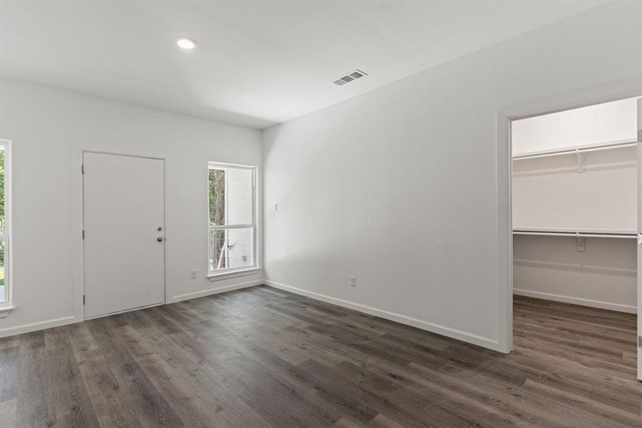 Spacious, unfurnished interior of a new home in , DeSoto (Image 20). Spacious, unfurnished interior of a new home in , DeSoto (Image 20).