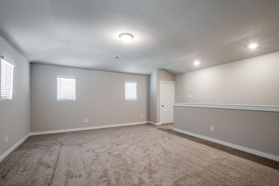 Spacious, unfurnished interior of a new home in Heights of Barbers Hill, Baytown (Image 21).