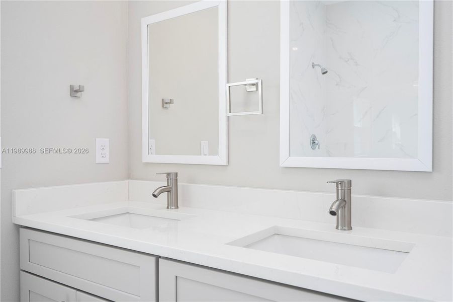 Close-up of interior finishes inside a home in , Sebring (Image 21).