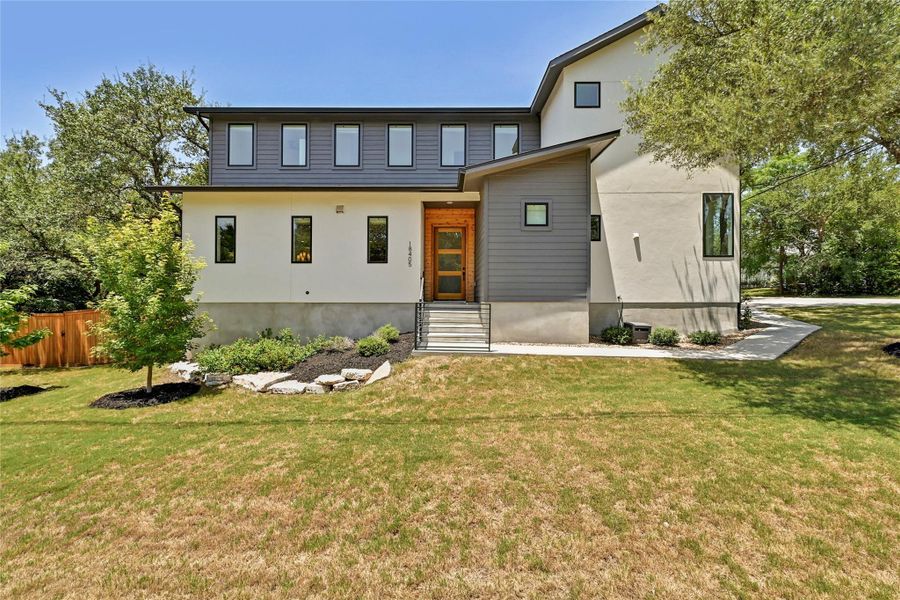 Welcome to 18405 Georgetown Drive. Welcome to 18405 Georgetown Drive.