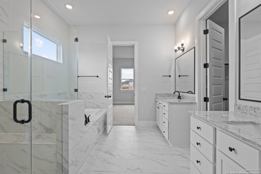 Furnished interior view inside a new home in Homestead, Schertz (Image 10).
