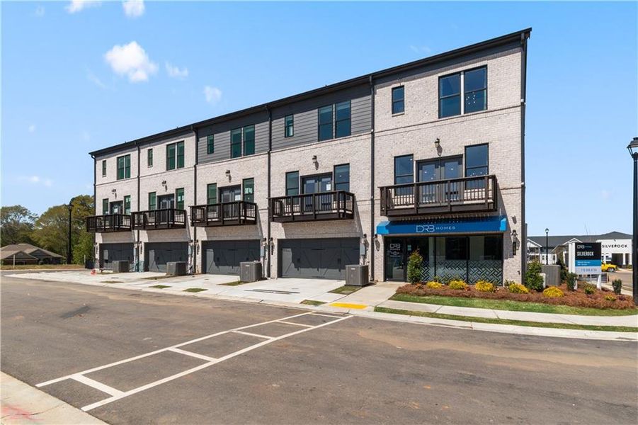 Condo located in McDonough, GA showcasing its design and architecture (Image 5).