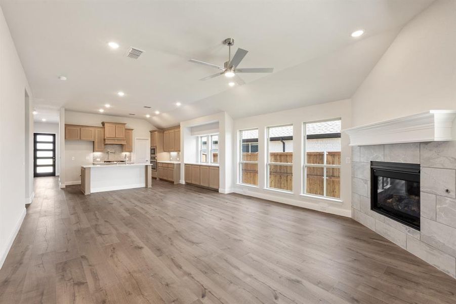 Spacious, unfurnished interior of a new home in Stone River Glen 50s, Royse City (Image 27). Spacious, unfurnished interior of a new home in Stone River Glen 50s, Royse City (Image 27).