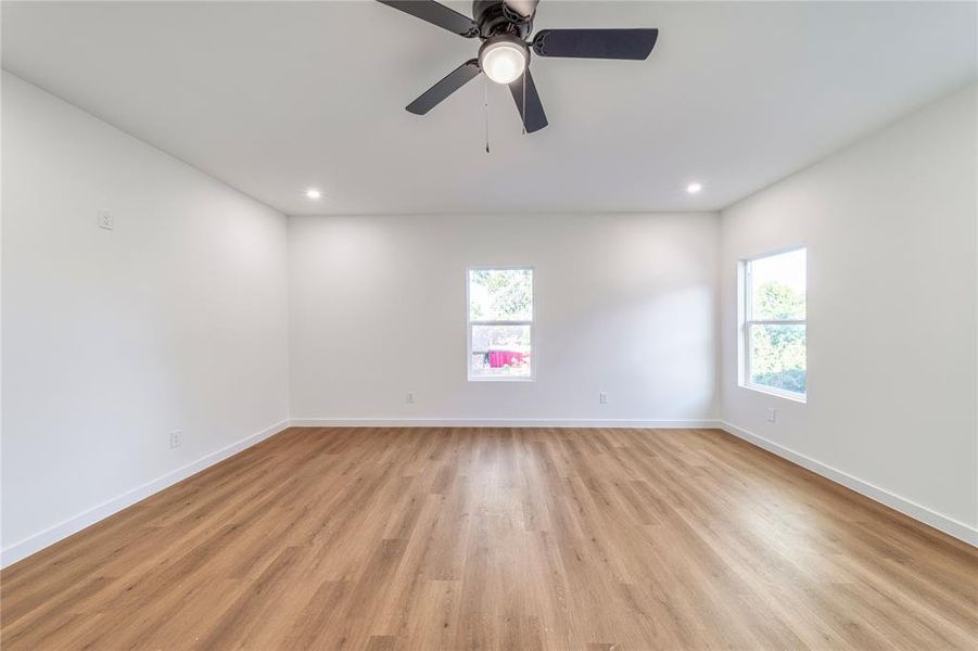 Spacious, unfurnished interior of a new home in , Dallas (Image 29).