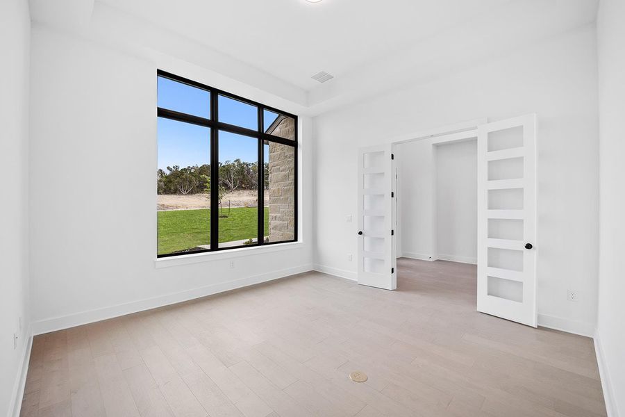 Spacious, unfurnished interior of a new home in The Hollows Sanctuary - 85', Jonestown (Image 21).