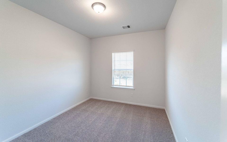 Spacious, unfurnished interior of a new home in Caney Mills, Conroe (Image 10).