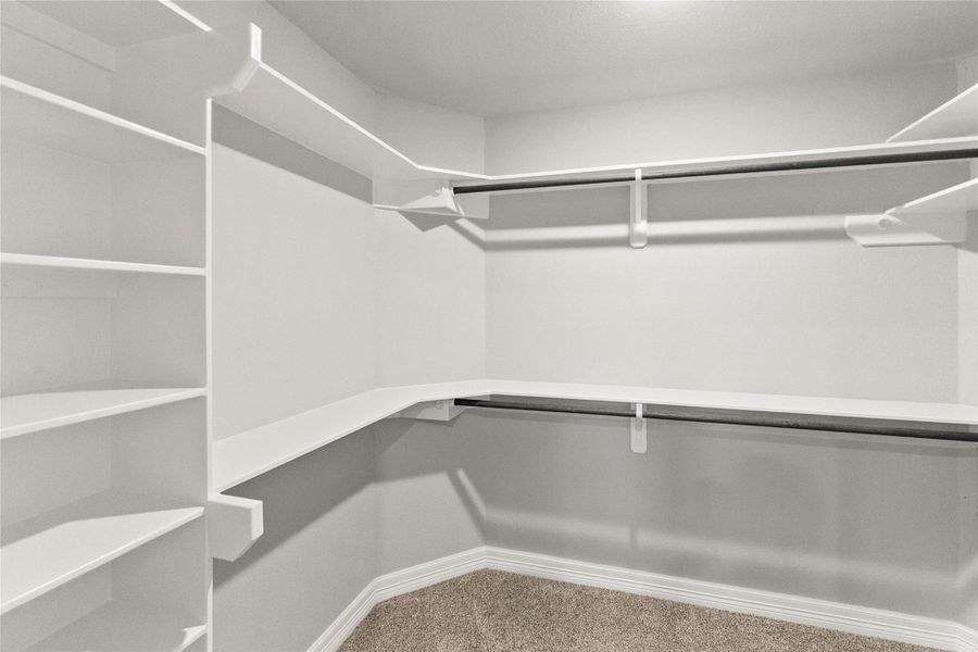 Spacious, unfurnished interior of a new home in , Sweeny (Image 17).
