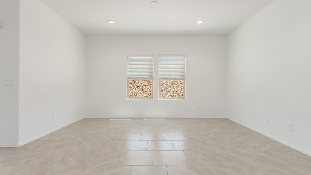 Spacious, unfurnished interior of a new home in Sycamore Vista, Vail (Image 12).