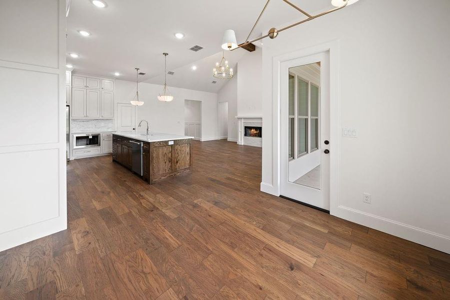 Spacious, unfurnished interior of a new home in , Tyler (Image 35).