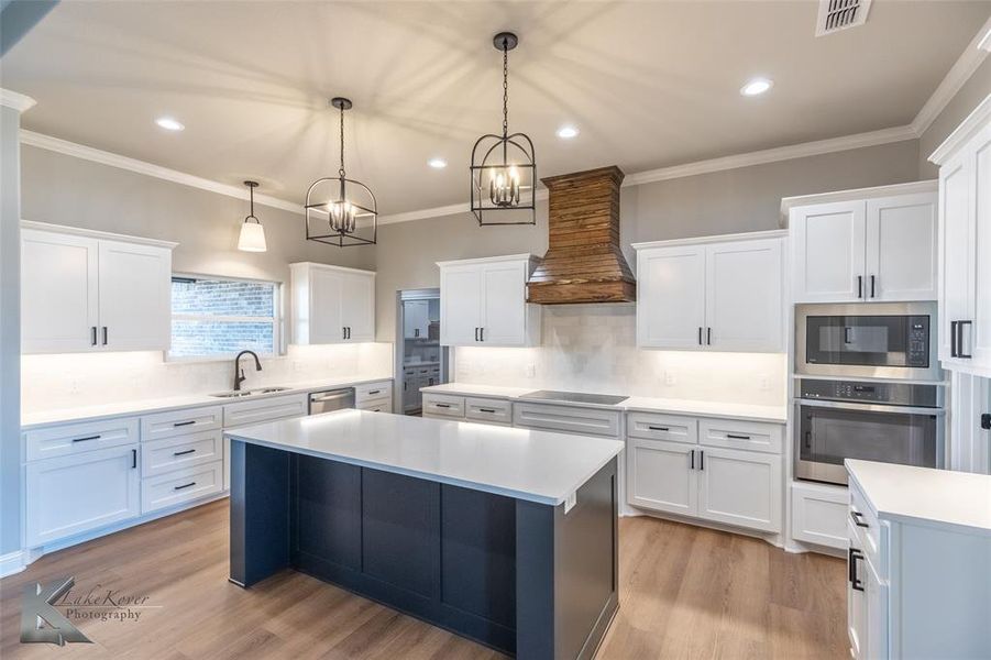 Furnished interior view inside a new home in , Abilene (Image 12).