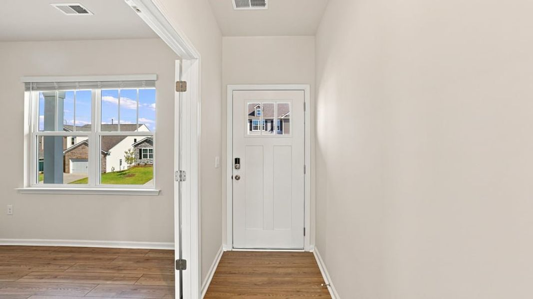 Spacious, unfurnished interior of a new home in Baxter Village, Boiling Springs (Image 19).