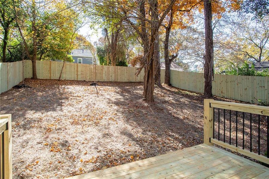 Exterior details and patio area of a home in , Decatur (Image 4).