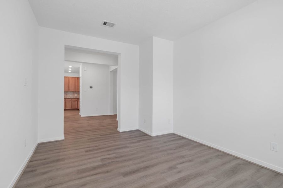 Spacious, unfurnished interior of a new home in Sagecrest Preserve, Conroe (Image 18).