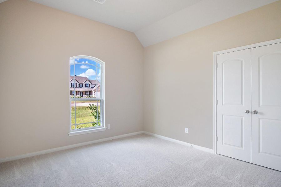 Spacious, unfurnished interior of a new home in , Beaumont (Image 18).