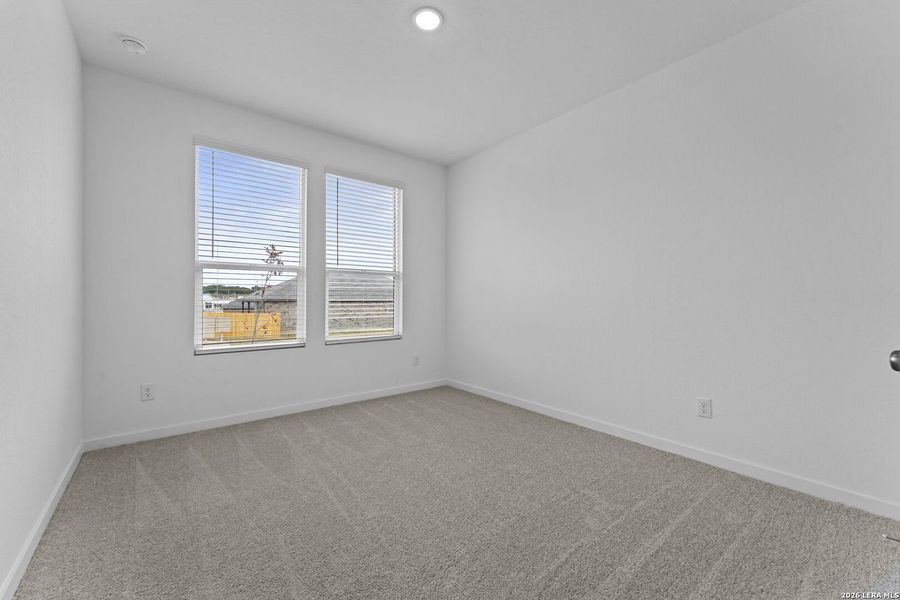 Spacious, unfurnished interior of a new home in Sky Ranch, New Braunfels (Image 10).