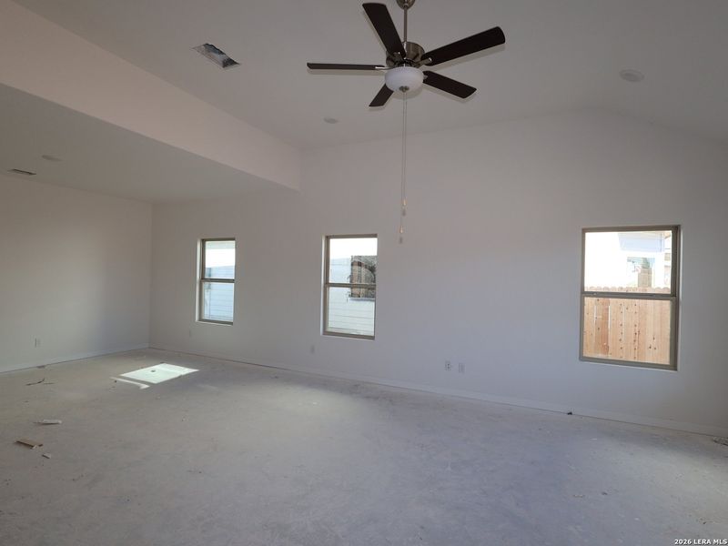 Image 32 of a home in Cinco Lakes.