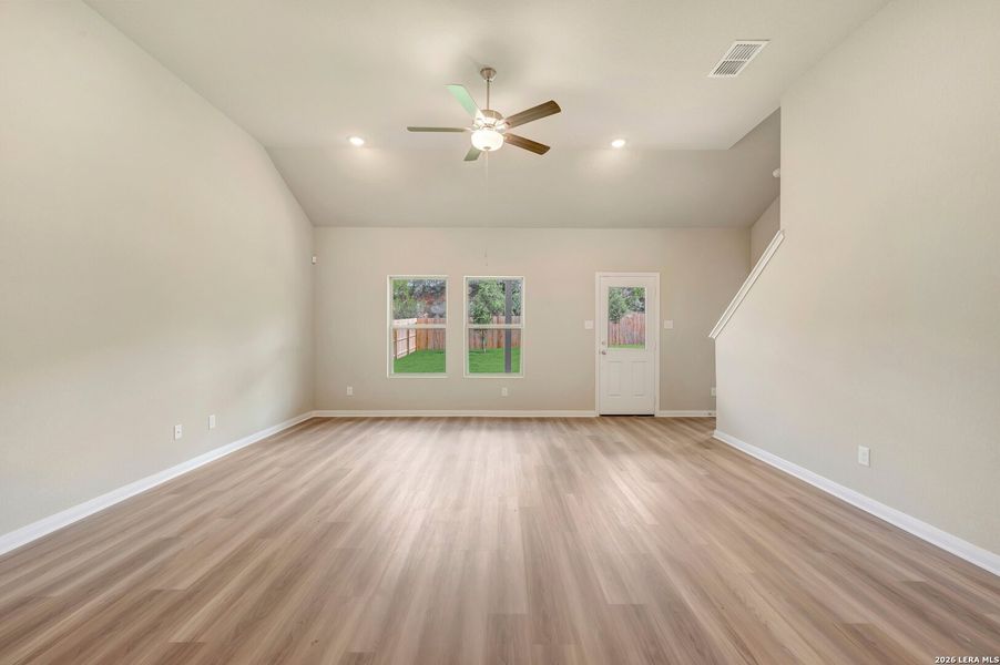 Spacious, unfurnished interior of a new home in Agave, San Antonio (Image 25).