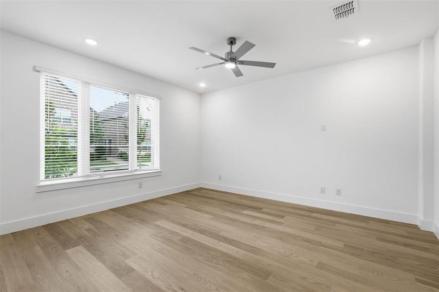 Spacious, unfurnished interior of a new home in , Arlington (Image 16).