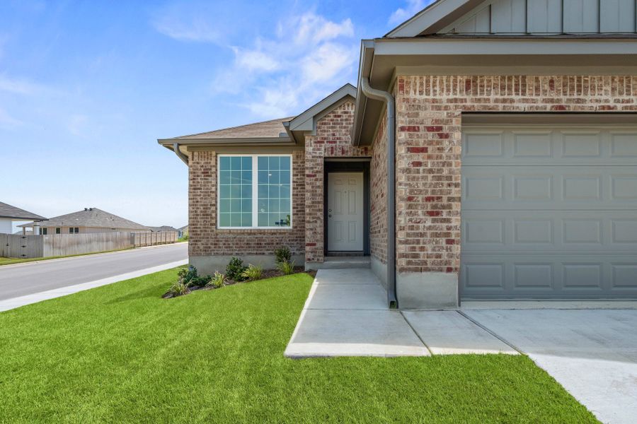 Exterior details and patio area of a home in South Pointe, Temple (Image 3).