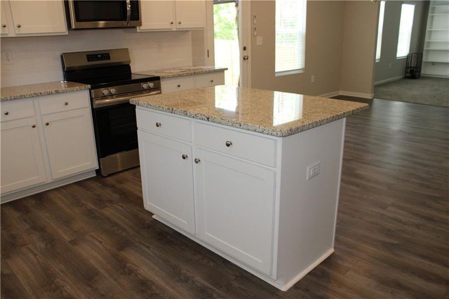 Furnished interior view inside a new home in , Dallas (Image 43). Furnished interior view inside a new home in , Dallas (Image 43).