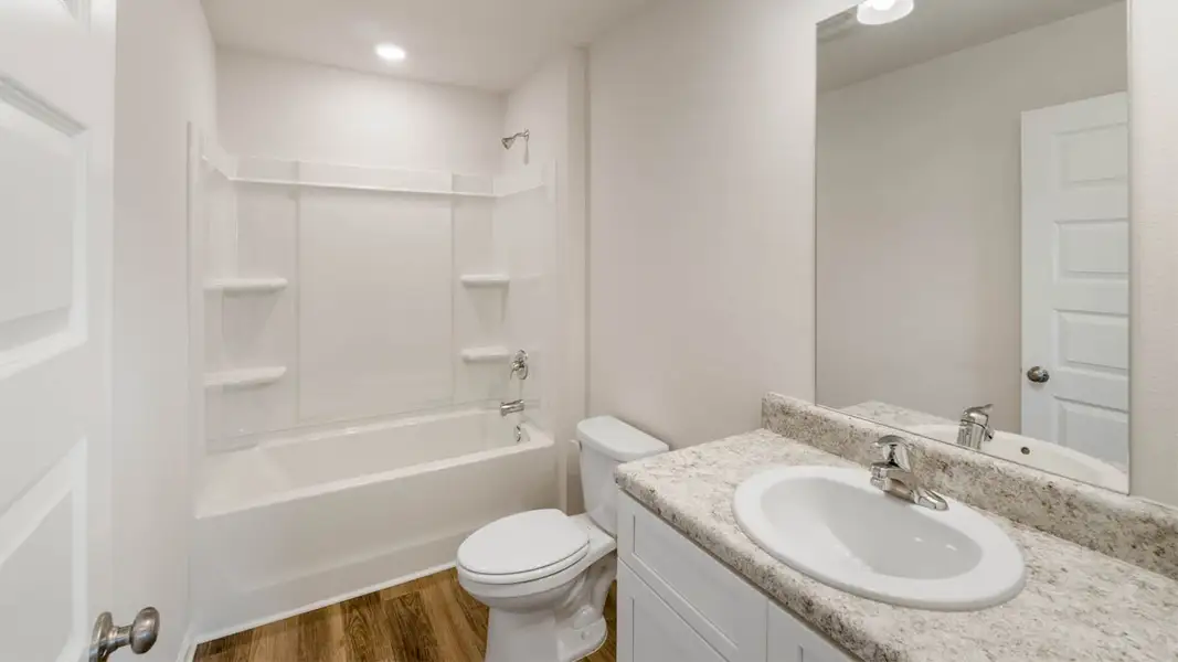 Furnished interior view inside a new home in Liberty, Panama City (Image 7).