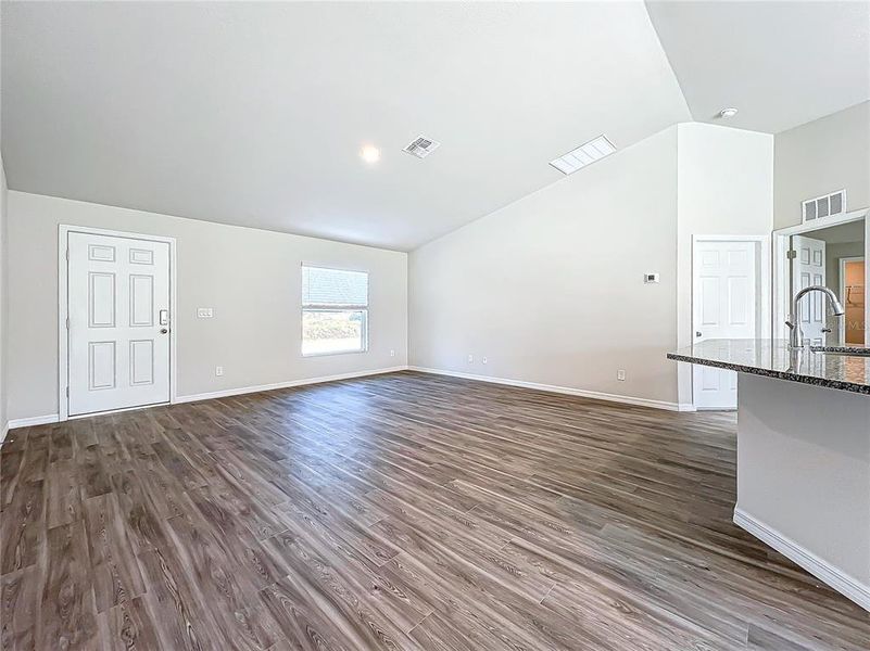 Spacious, unfurnished interior of a new home in , Port Charlotte (Image 8).