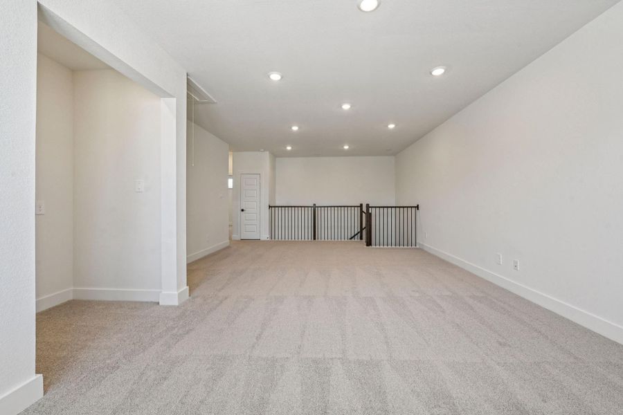 Spacious, unfurnished interior of a new home in Pinewood Trails - Luxe Series, Houston (Image 22).