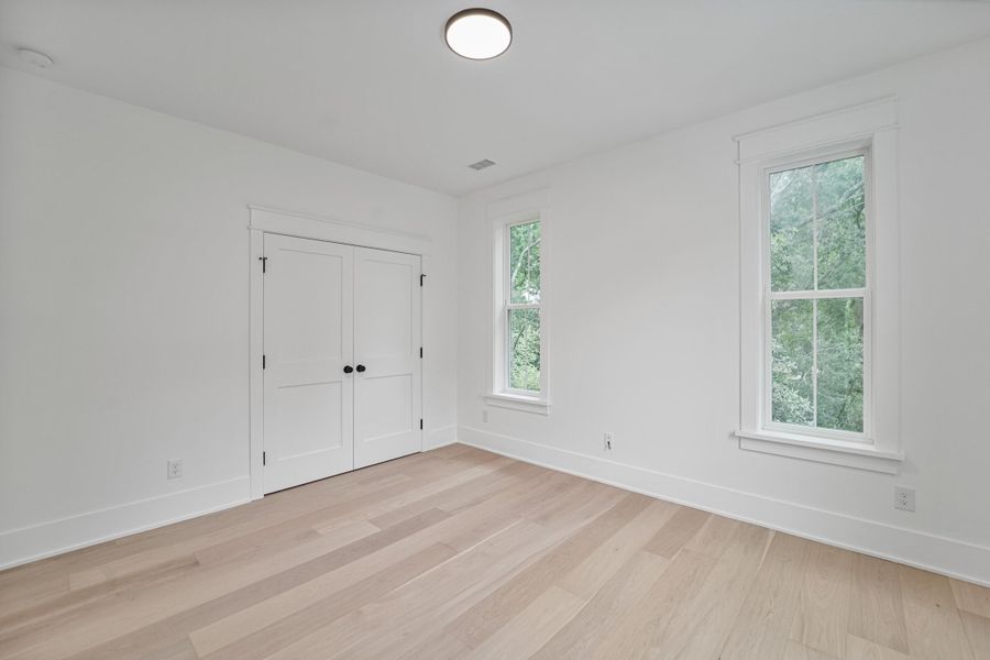 Spacious, unfurnished interior of a new home in , Charleston (Image 20).