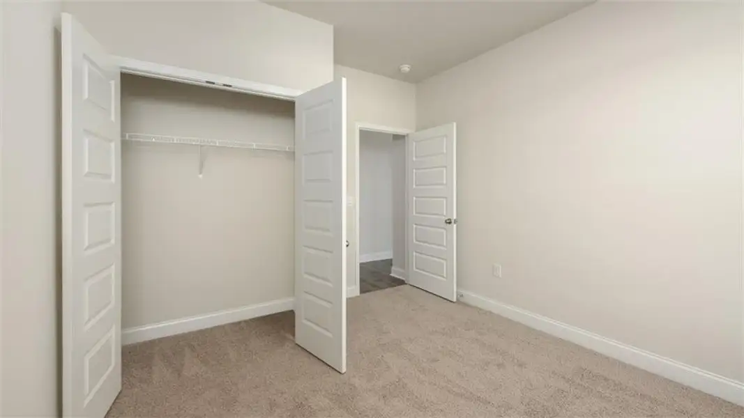 Spacious, unfurnished interior of a new home in Westland, Bogart (Image 22).