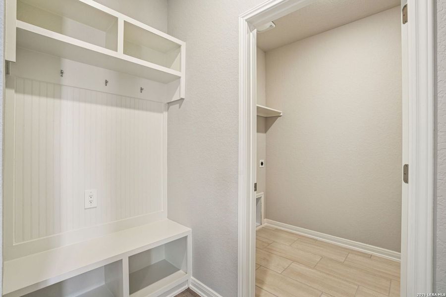 Spacious, unfurnished interior of a new home in Estancia Ranch - Classic Series, San Antonio (Image 50).