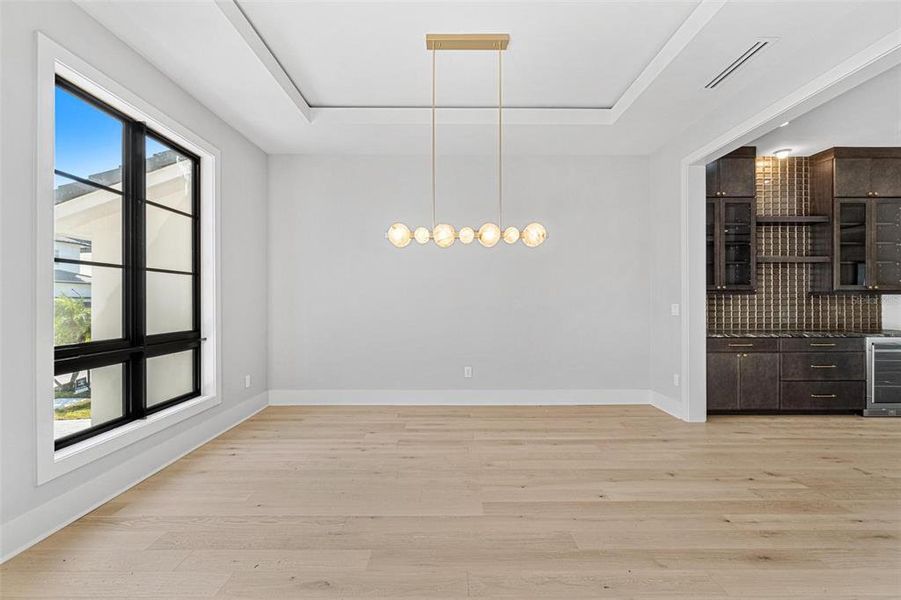 Spacious, unfurnished interior of a new home in , Tampa (Image 32).