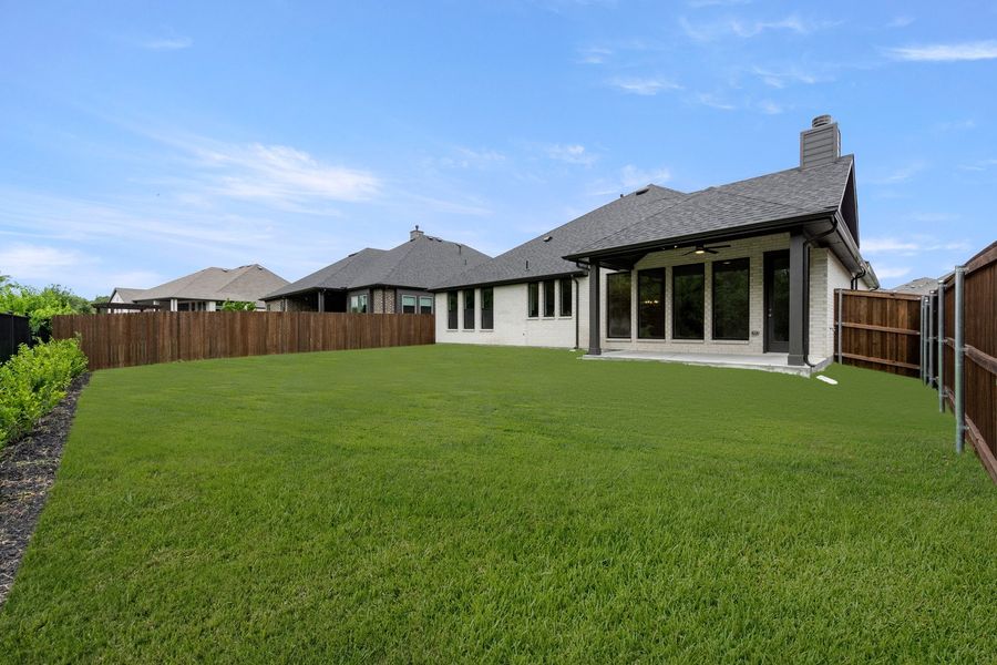 Exterior details and patio area of a home in Redden Farms - Phase 1, Midlothian (Image 4).