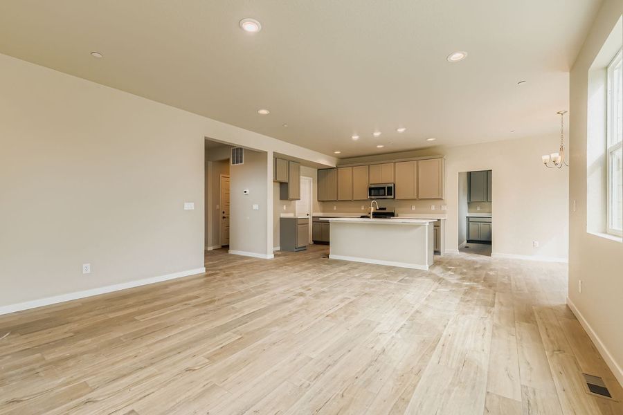 Spacious, unfurnished interior of a new home in Buffalo Highlands – Commerce City, Commerce City (Image 21).