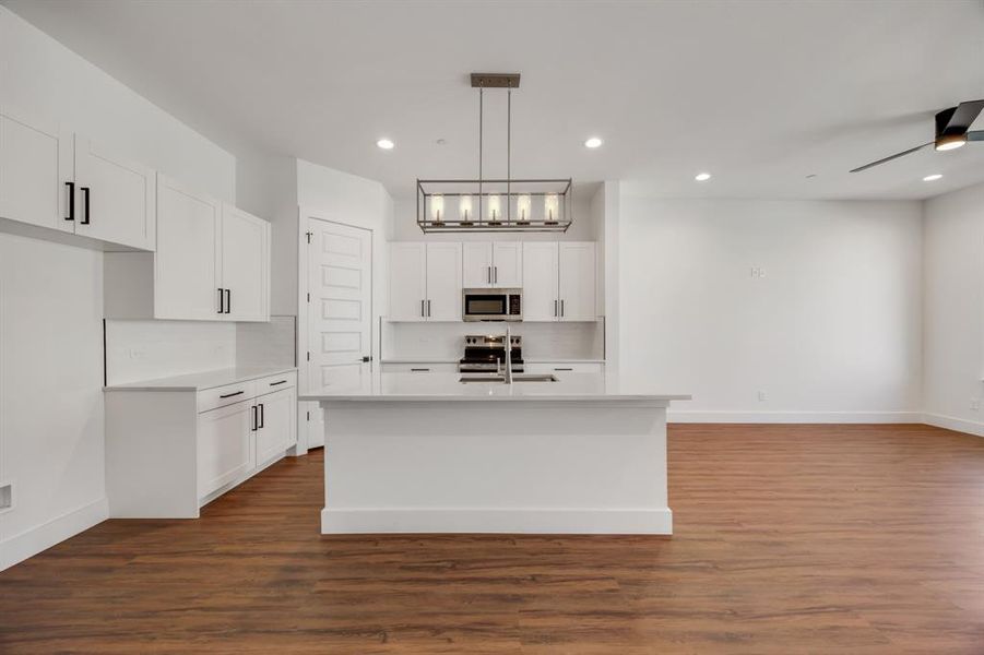 Furnished interior view inside a new home in , Rowlett (Image 5). Furnished interior view inside a new home in , Rowlett (Image 5).