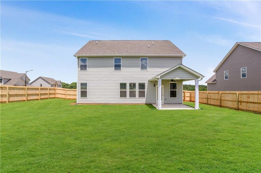 Exterior details and patio area of a home in , Bonaire (Image 3).