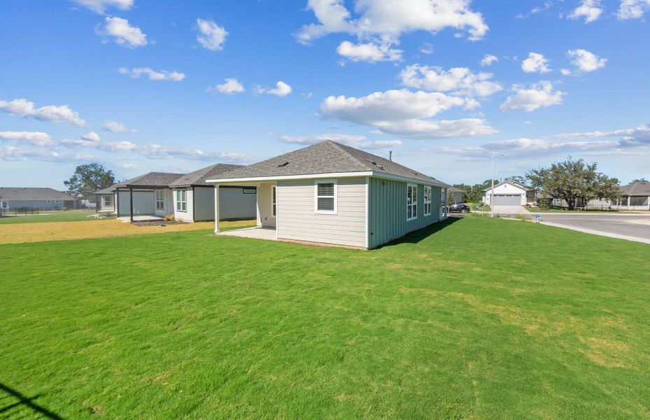 Exterior details and patio area of a home in Sun City Texas, Georgetown (Image 18).