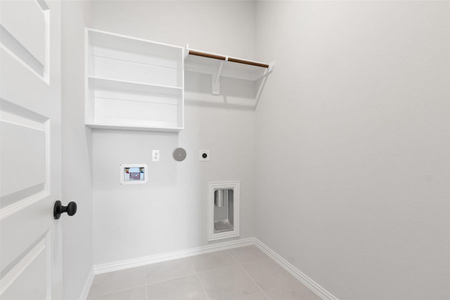 Spacious, unfurnished interior of a new home in Oakwood Estates, Waller (Image 26).