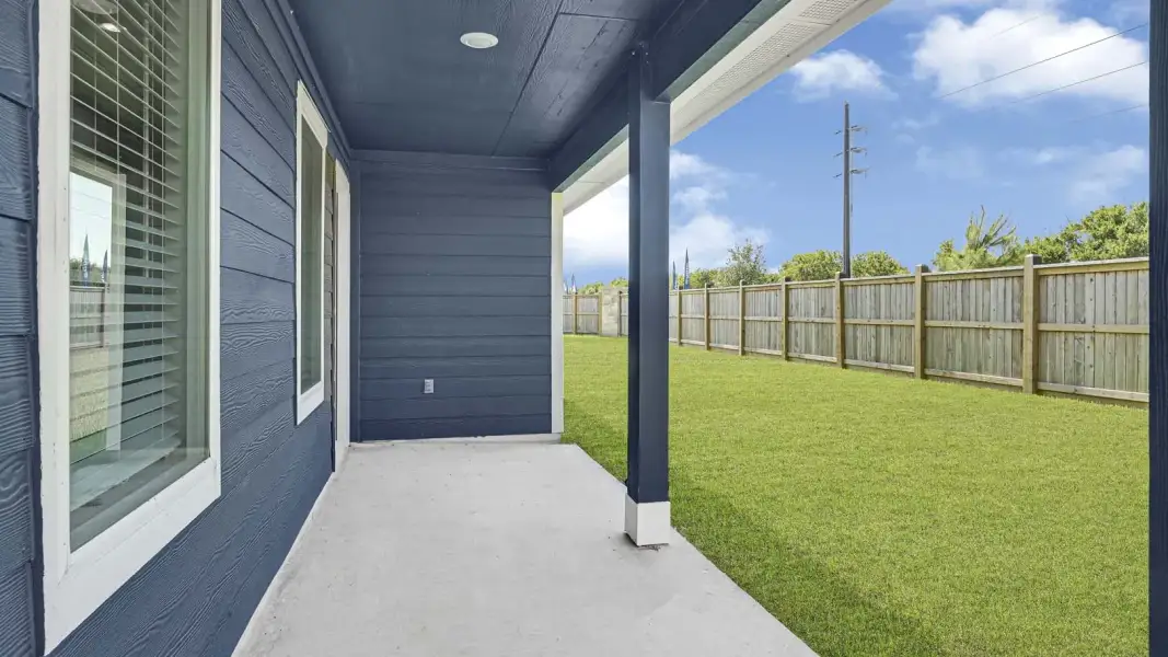 Exterior details and patio area of a home in Evergreen, Rosenberg (Image 2). Exterior details and patio area of a home in Evergreen, Rosenberg (Image 2).