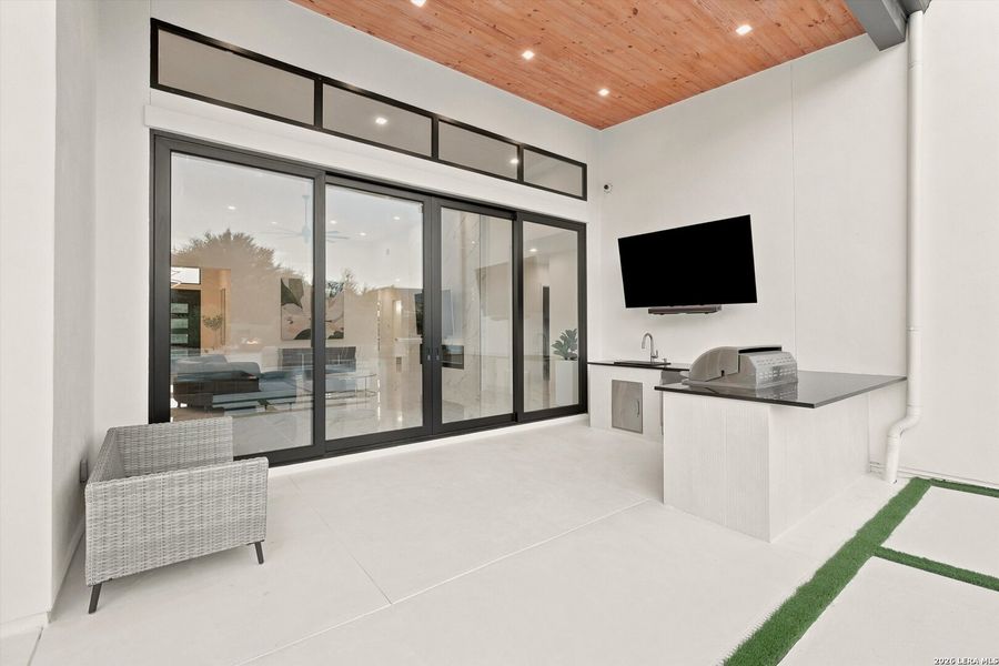 Exterior details and patio area of a home in , San Antonio (Image 40).