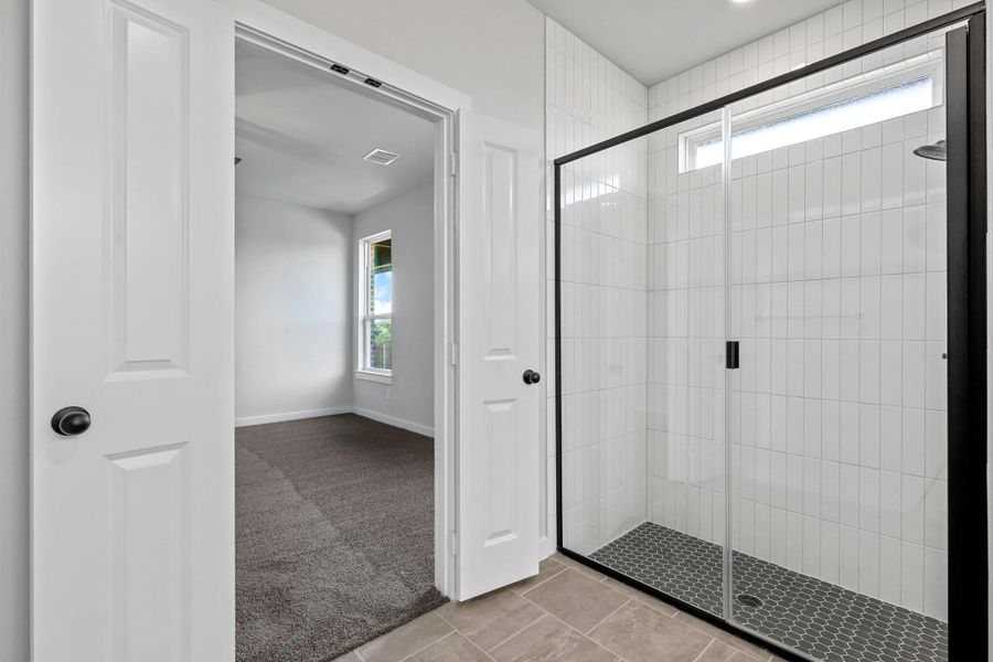 Representative furnished interior of a home built from the Garrison II by Cheldan Homes in Arbor Oaks, Boyd (Image 24).