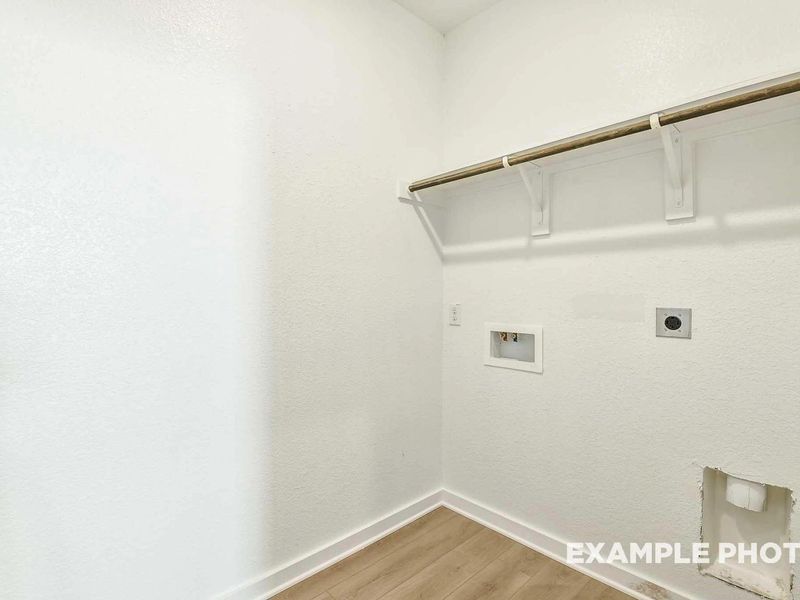 Spacious, unfurnished interior of a new home in Caney Creek Place, Conroe (Image 25).